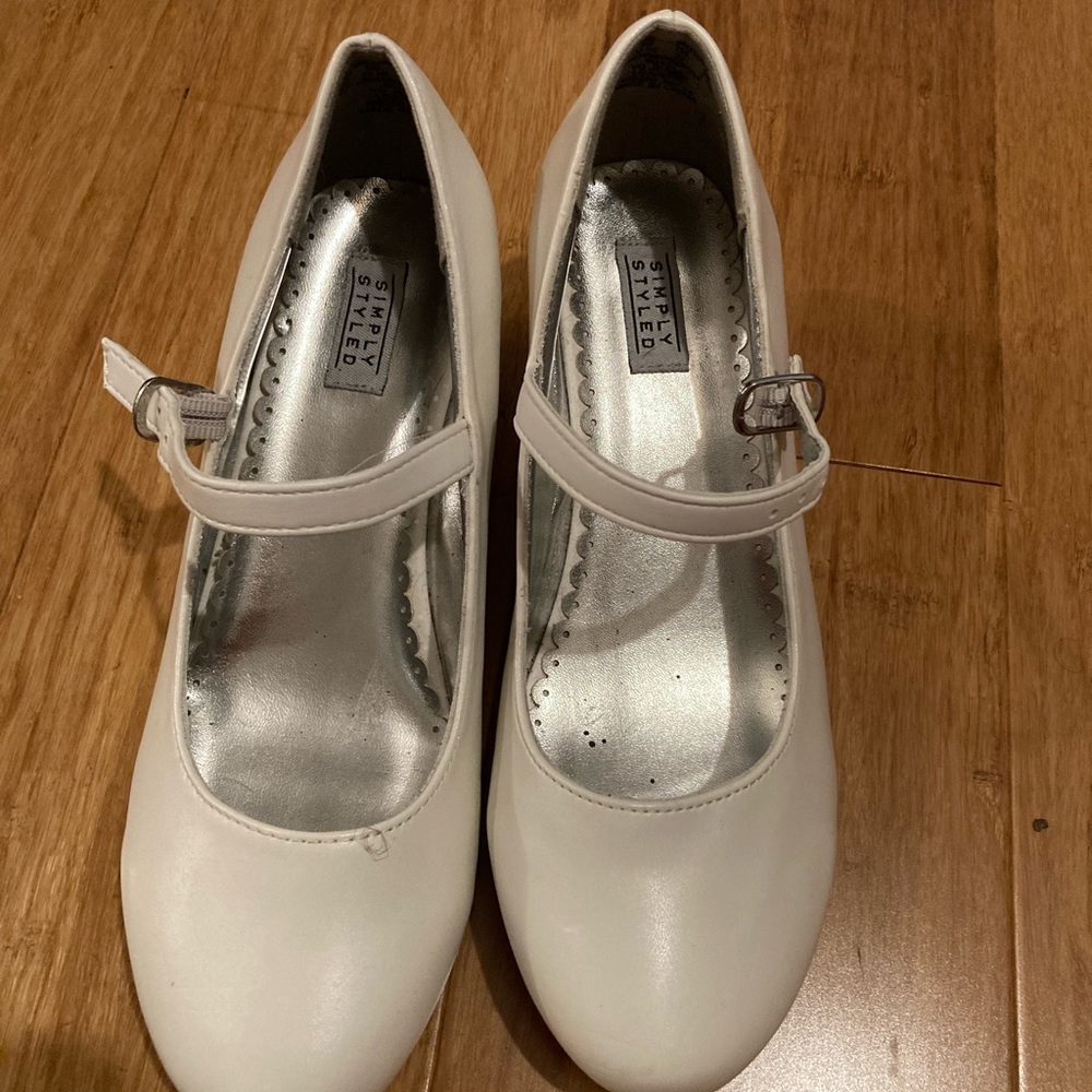 Girls white dress shoes